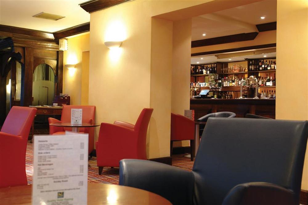 The Bell Hotel Еппінґ Ресторан фото